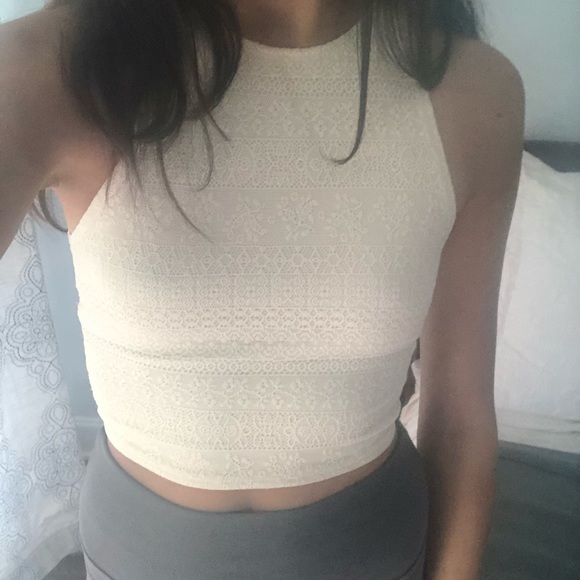 Hollister Crop Top - Picture 2 of 11